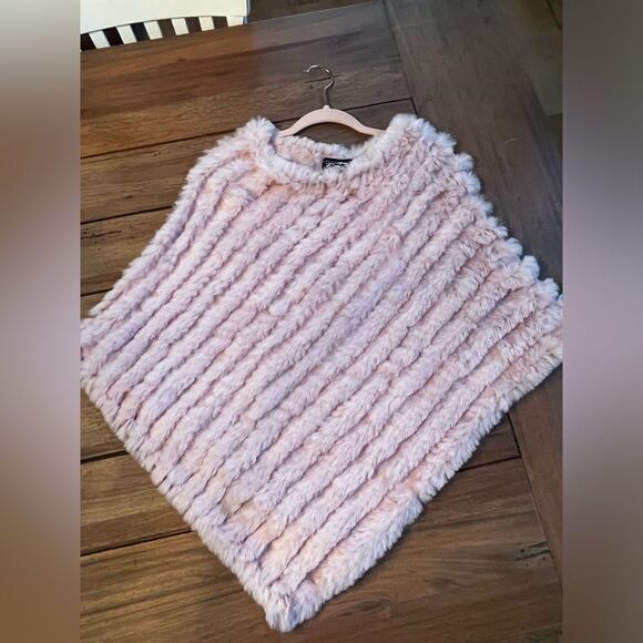 RIVET Pink Faux Fur Poncho - Picture 2 of 5
